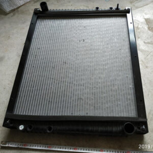 sinotruk howo a7 radiator tank assembly