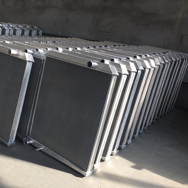 china truck parts supplier sinotruk howo cabin spare parts howo radiator AZ1630840319